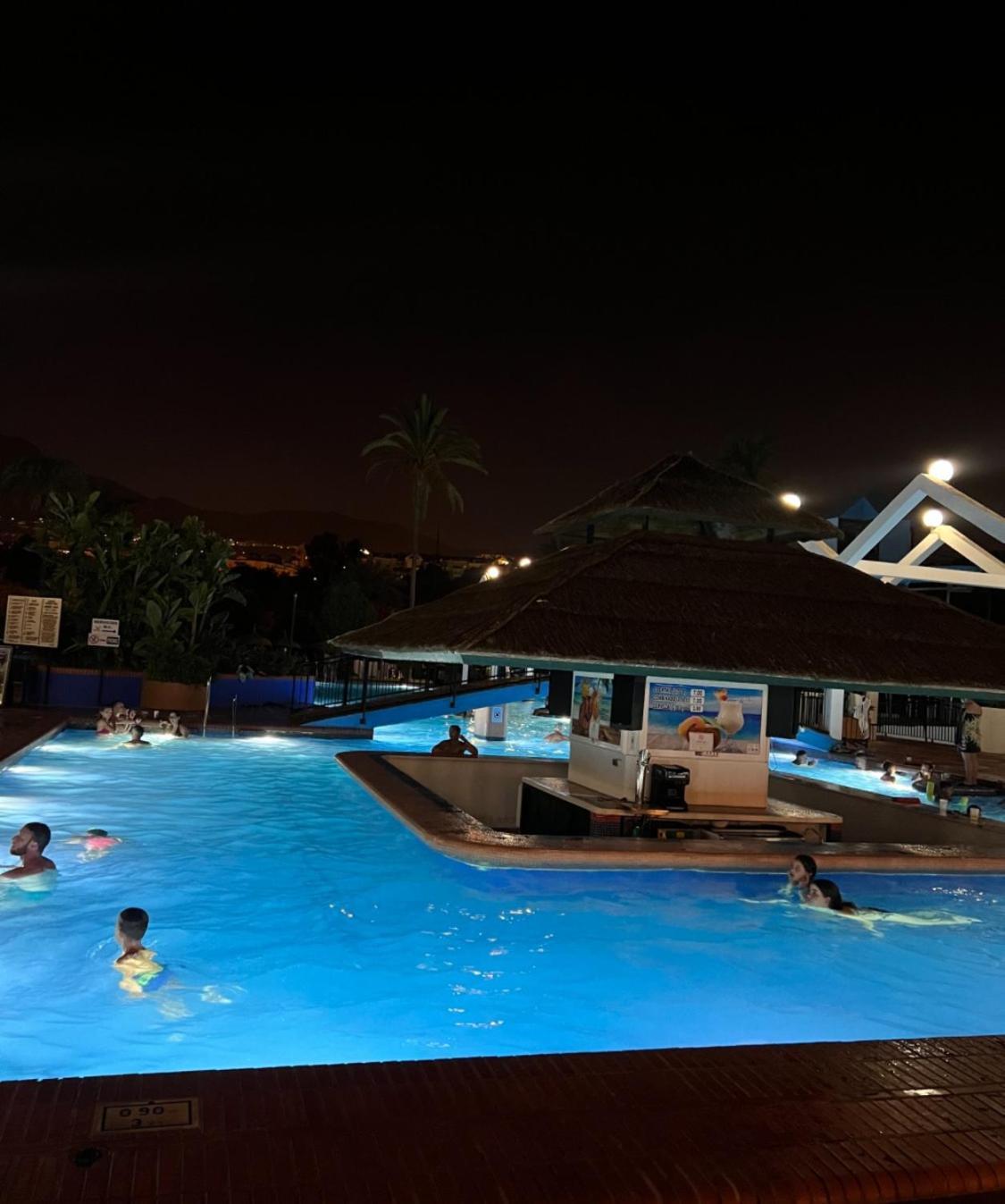 Benal Beach Apartment เบนัลมาเดนา ภายนอก รูปภาพ